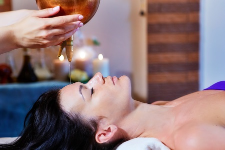 Ayurvedic massage for tired eyes - Masáže Husova